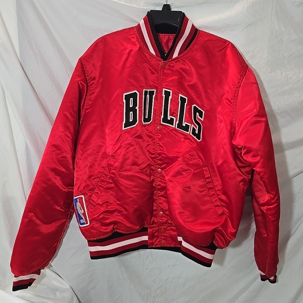 Vintage STARTER Chicago Bulls Satin Bomber Jacket NBA Red Black USA Made XL